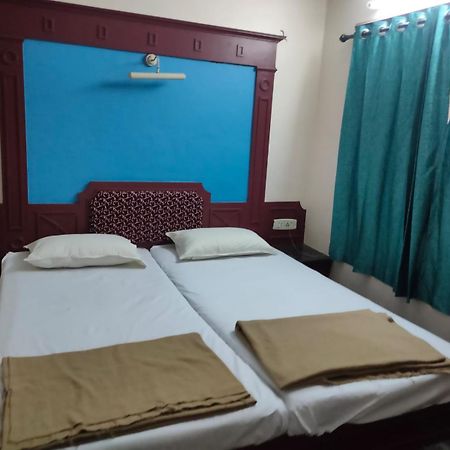 Anjana Hotels Theni Buitenkant foto