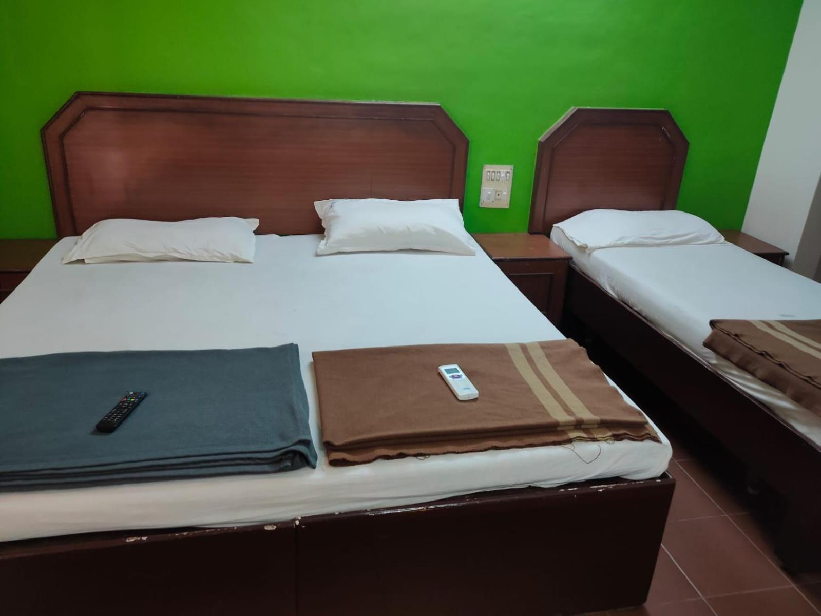 Anjana Hotels Theni Buitenkant foto