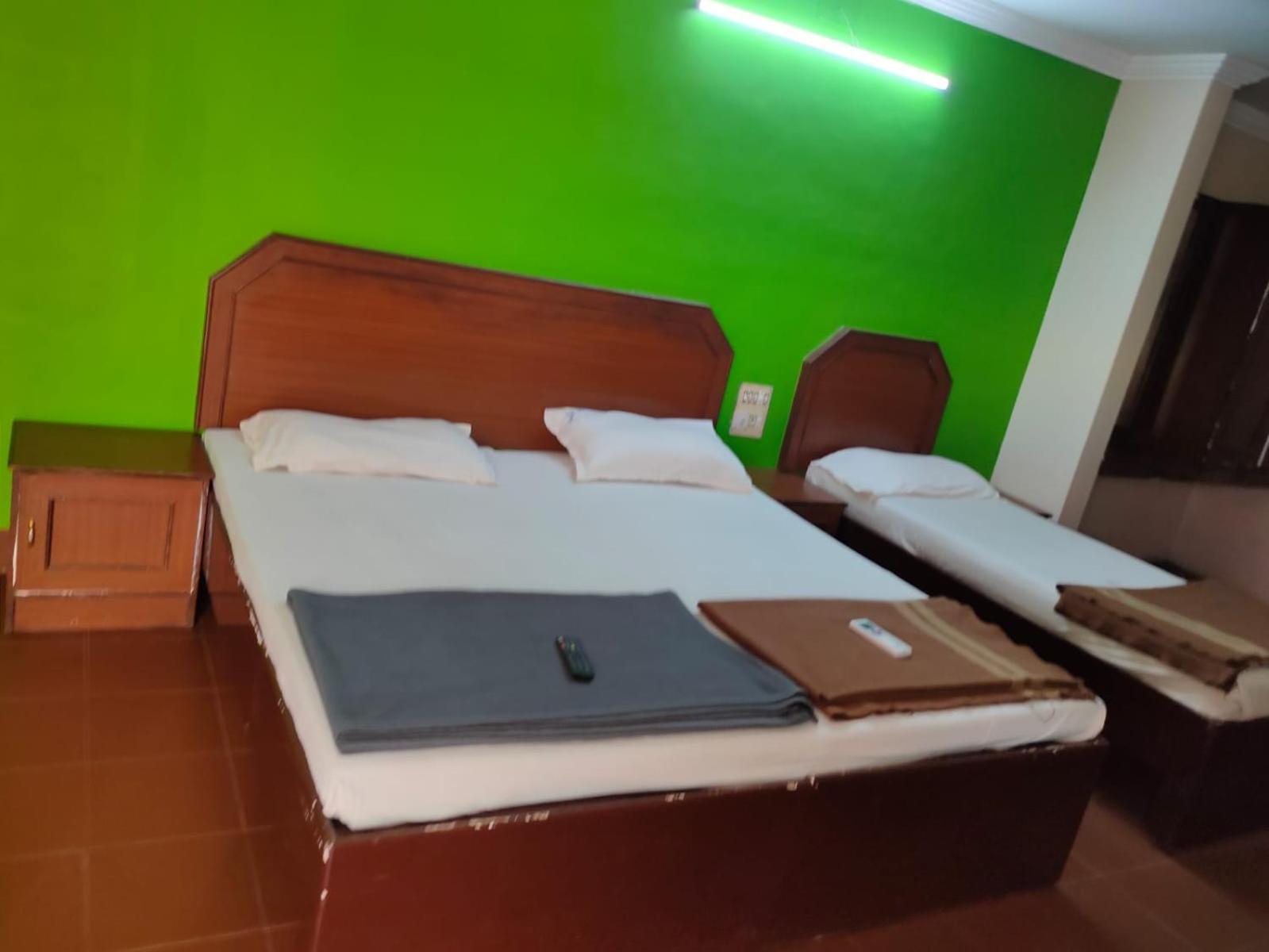 Anjana Hotels Theni Buitenkant foto