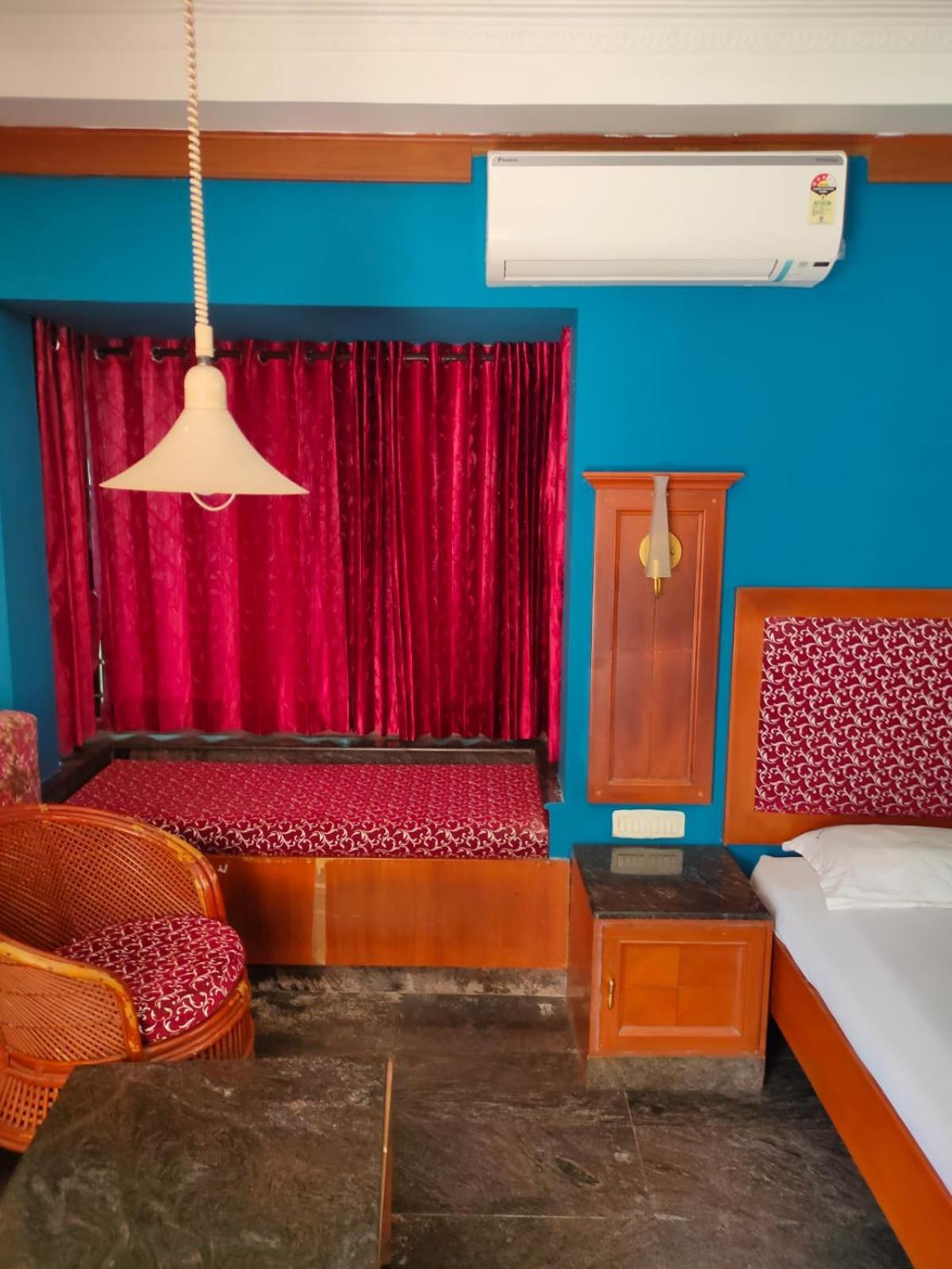 Anjana Hotels Theni Buitenkant foto